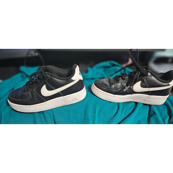 Size 4Y - Nike Air Force 1 Black White - Picture 4 of 6